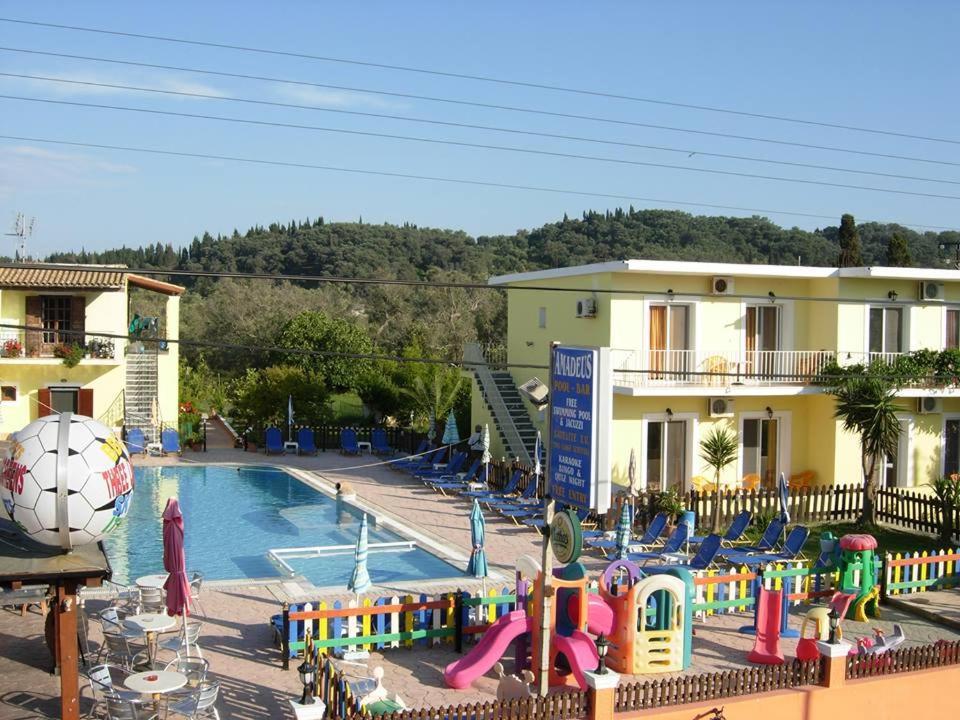 Amadeus Hawaii & Sidari (Corfu)